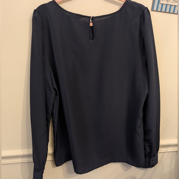 J. Crew Flowy Navy Blouse Size XL NWT - Picture 3 of 4